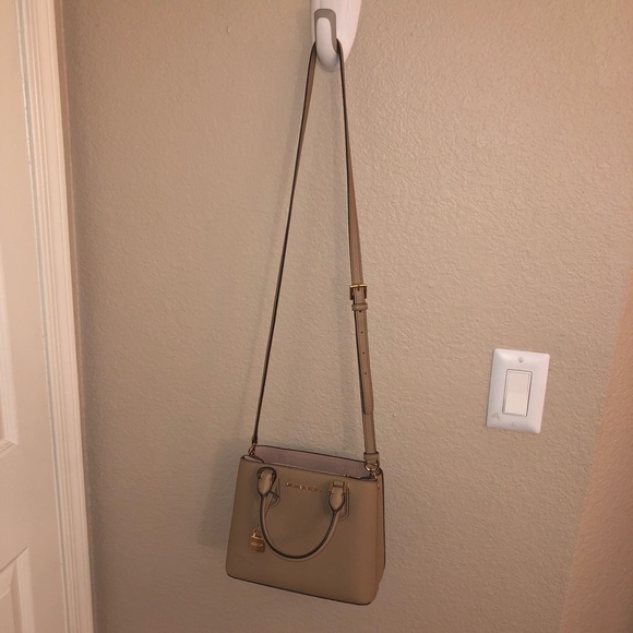 Michael Kors Crossbody - Picture 4 of 4